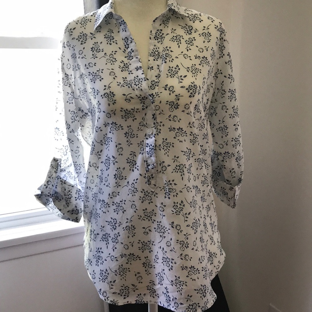 ANN TAYLOR pretty blouse